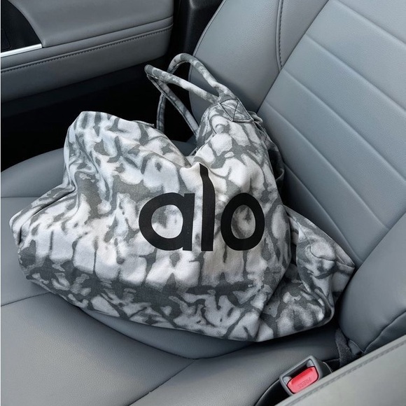 ALO Yoga Handbags - ALO Yoga Black and Gray Tote Bag